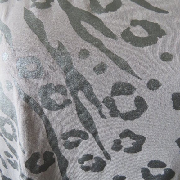 Light Grey Short Sleeve T-Shirt With Silver Animal Print Applique - Picture 4 of 9